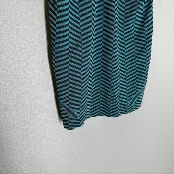 Lululemon Run Swiftly Tech Racerback Tank Top Heathered Blue Tropics Size 4 - Picture 9 of 10